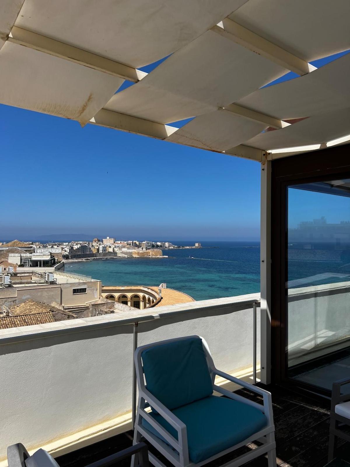 Attico Terrammare Apartment Trapani Bagian luar foto